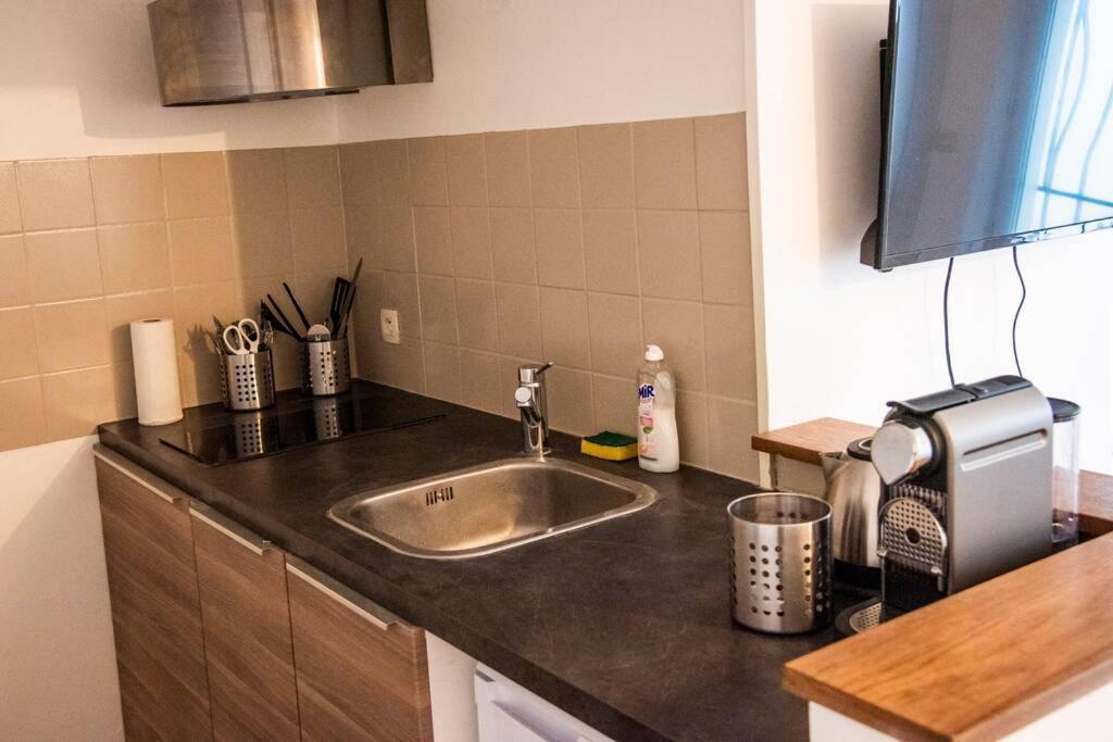 Appartement 2 Personnes, Place St Sauveur A 2Min Кан Екстериор снимка